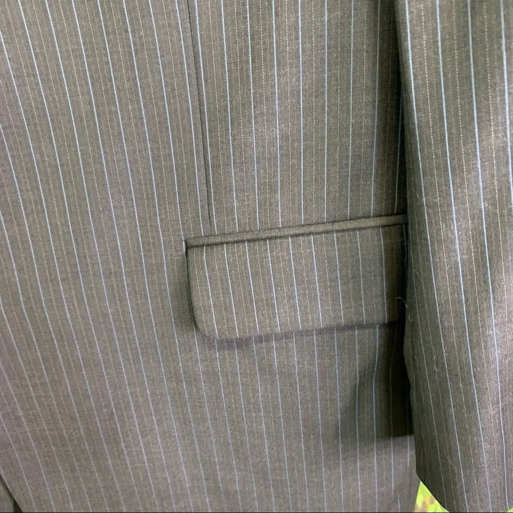 BURBERRY LONDON Classic Heritage Gray Pinstriped Wool Sports Jacket, 42R